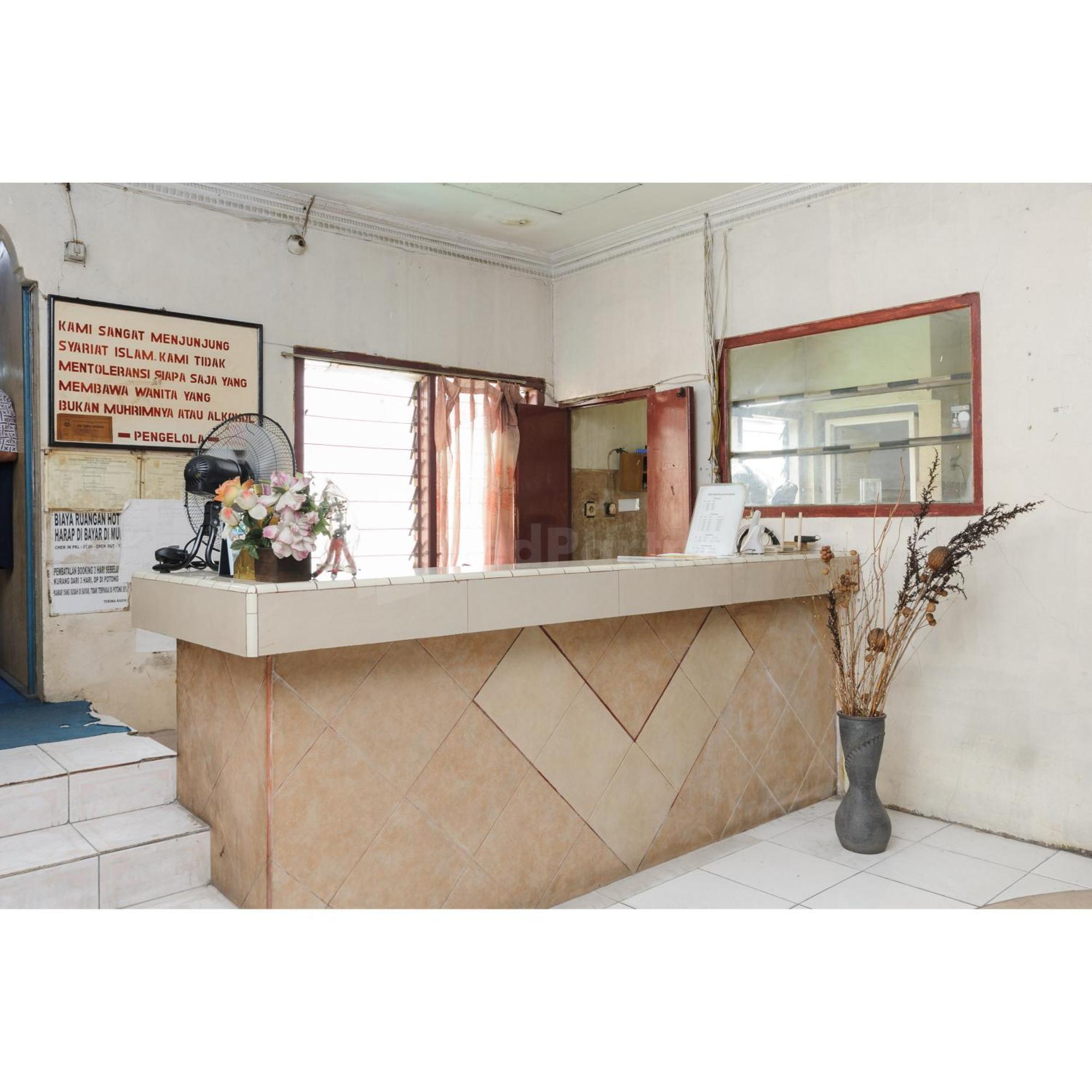 Hotel Al Hakim Syariah Redpartner Bekasi Extérieur photo