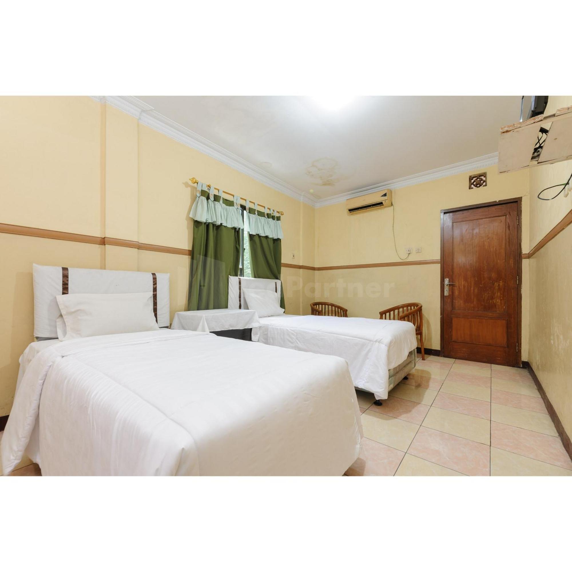 Hotel Al Hakim Syariah Redpartner Bekasi Extérieur photo