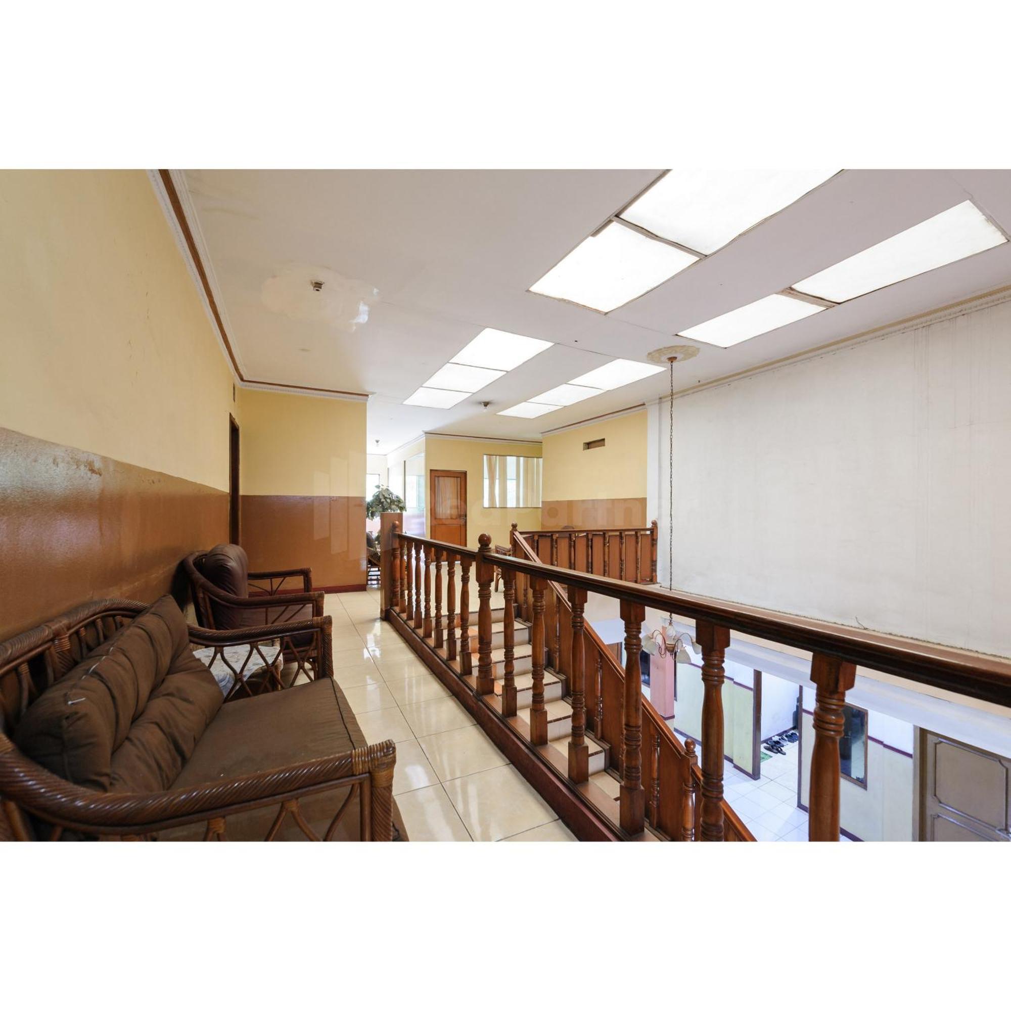 Hotel Al Hakim Syariah Redpartner Bekasi Extérieur photo