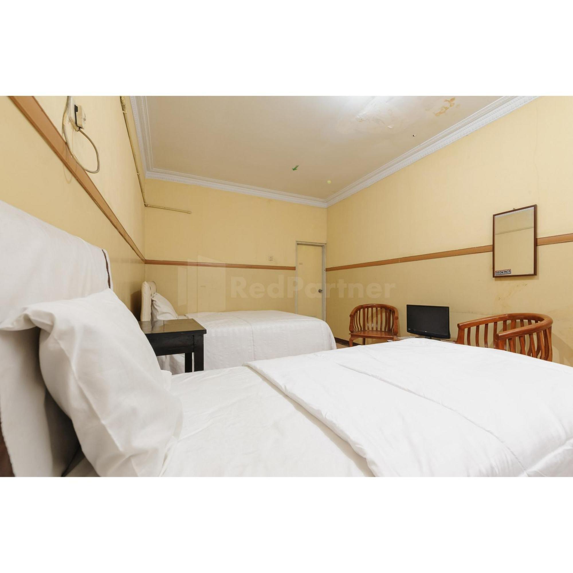 Hotel Al Hakim Syariah Redpartner Bekasi Extérieur photo