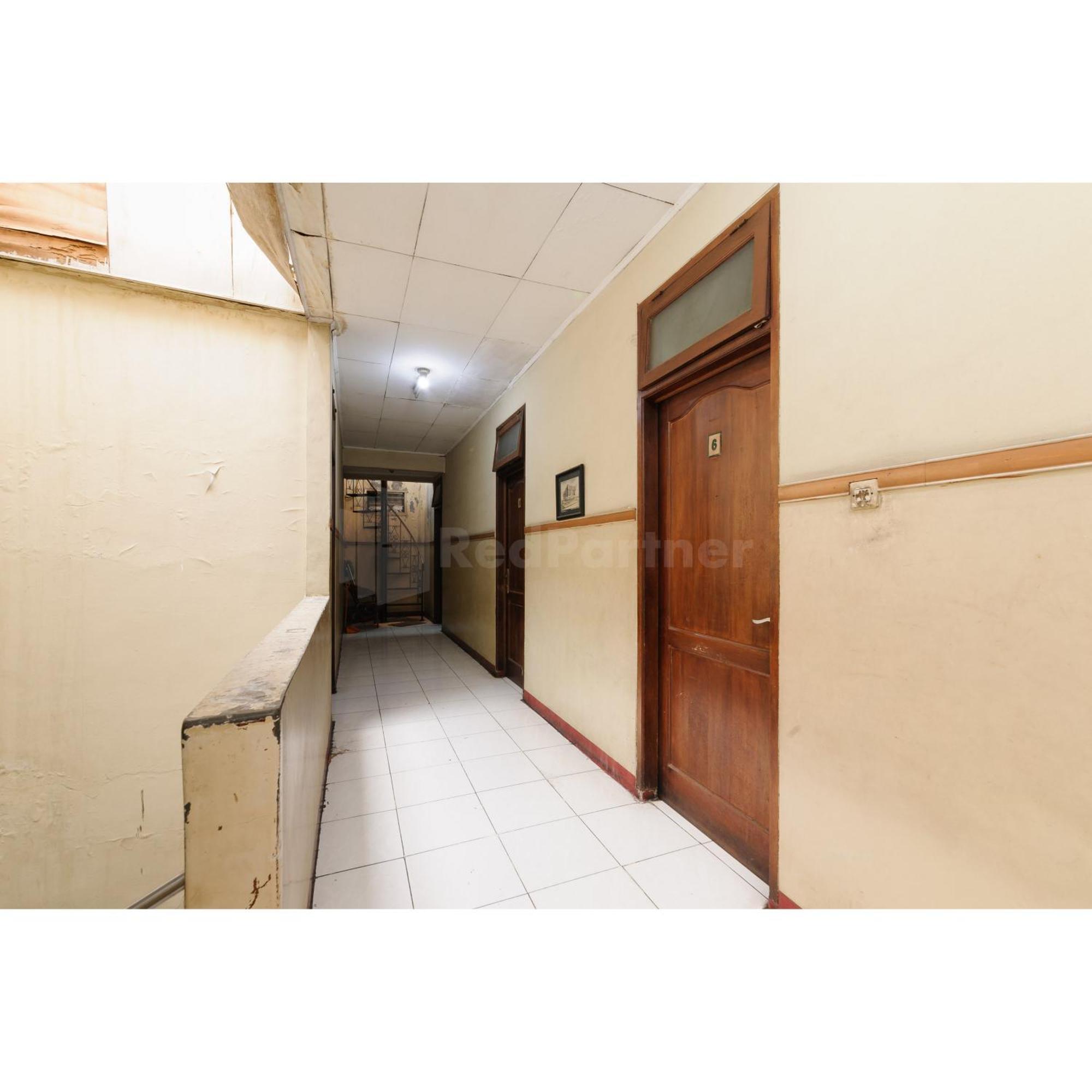 Hotel Al Hakim Syariah Redpartner Bekasi Extérieur photo