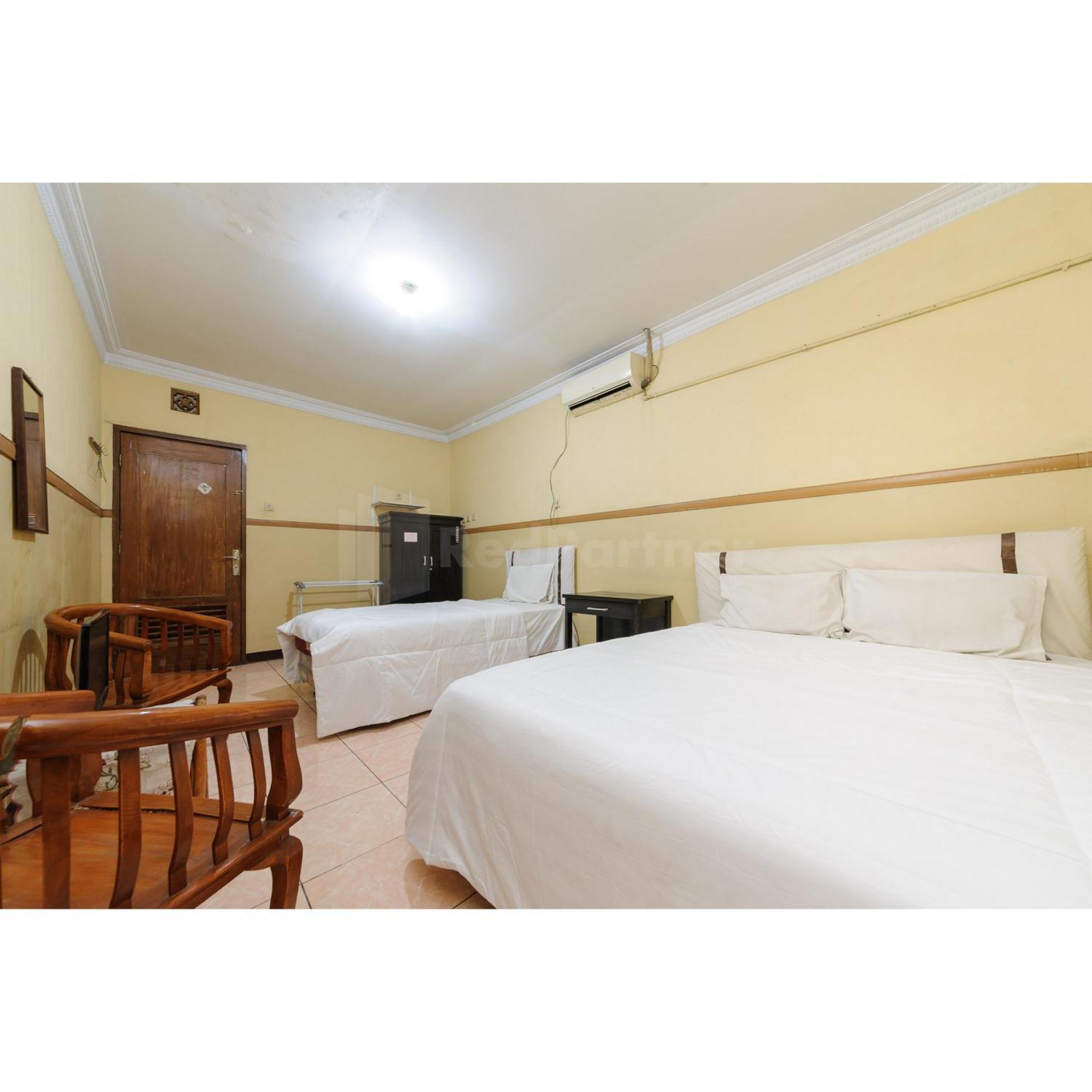 Hotel Al Hakim Syariah Redpartner Bekasi Extérieur photo