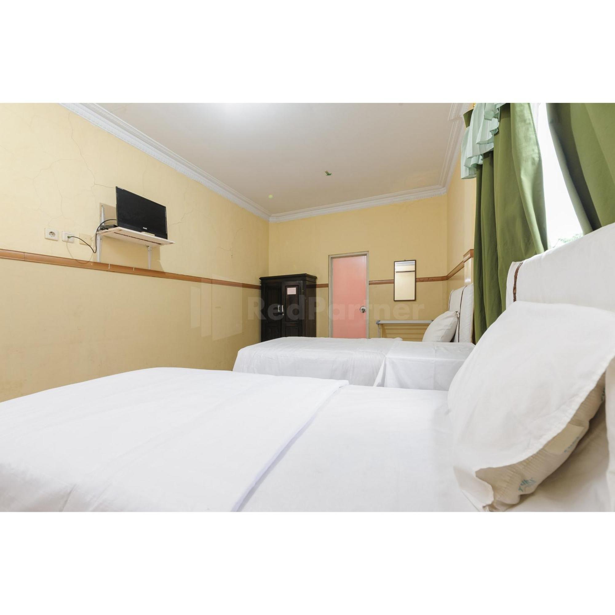 Hotel Al Hakim Syariah Redpartner Bekasi Extérieur photo